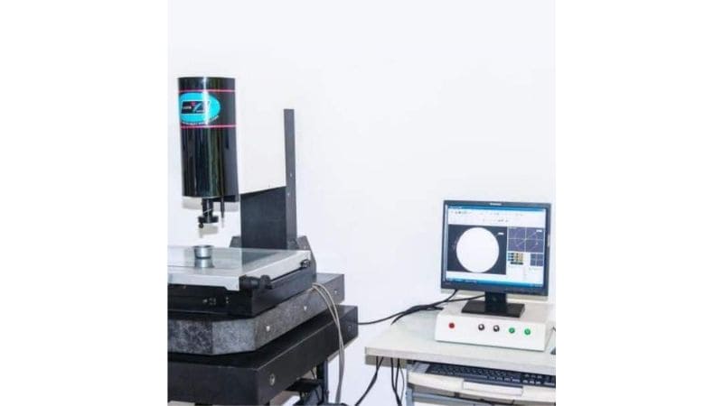 un proyector para la inspección visual de la porosidad